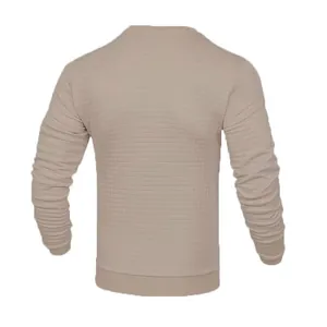 Vue arrière détaillée d'un sweat-shirt en maille gaufrée beige pour hommes à carreaux