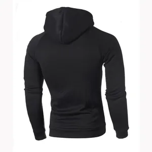 Sweat à capuche noir pour homme avec manches longues et écusson drapeau sur le bras