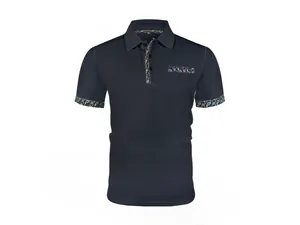 Vue détaillée de haute qualité d'un polo marine en soie glacée avec motif cachemire