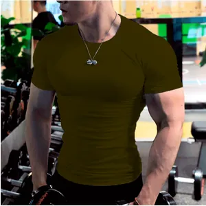 T-shirt homme ajusté vert olive idéal pour le fitness et la musculation en salle