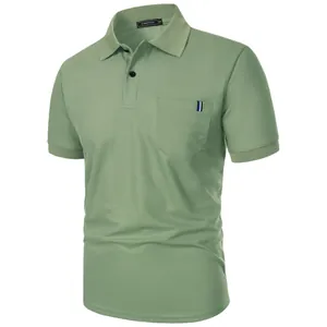Polo classique vert sauge pour homme à manches courtes avec poche poitrine et détail