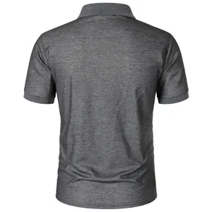 Vue arrière d'un polo classique gris à manches courtes pour hommes en tissu piqué