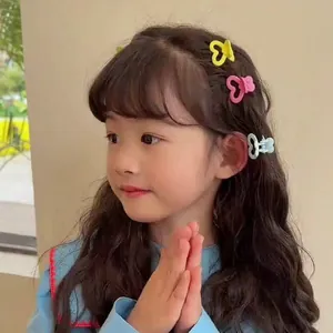 Adorable heart-shaped mini hair claw clips for girls, colorful hair accessories for kids