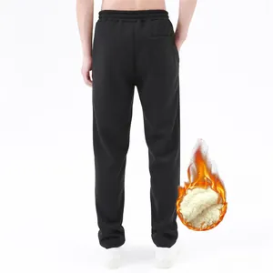 Pantaloni sportivi neri da uomo foderati in pile, taglio dritto, vista posteriore e grafica termica