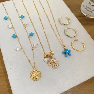 Collana con ciondolo a fiore in zircone placcato oro 18k e collezione gioielli vintage