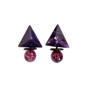 Eleganti orecchini geometrici in resina viola con design unico a triangolo e sfera marmorea