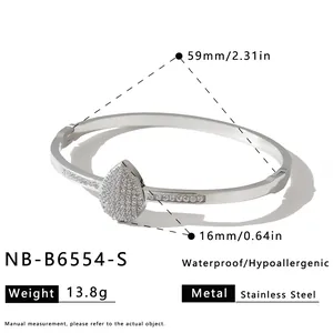 Product specifications of stainless steel waterdrop bracelet with shimmering CZ inlay details