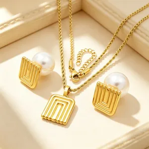 Elegant French retro gold-plated stainless steel square jewelry set with white pearls