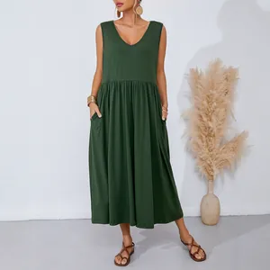 Elegant dark green sleeveless V-neck maxi dress with side pockets for summer wear
