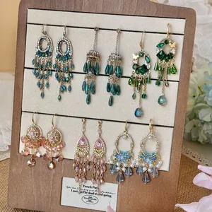 Boucles d'Oreilles Pendantes à Gland en Strass Style Palais Vintage pour Femmes Design Floral en Éventail Goutte d'Eau Tige Argent 925