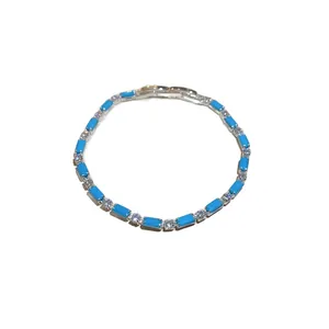 Elegante pulsera de tenis plateada con piedras turquesas y circonitas brillantes