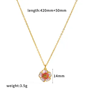 Dettaglio della collana a fiore vintage dorata con indicazioni su dimensioni e peso