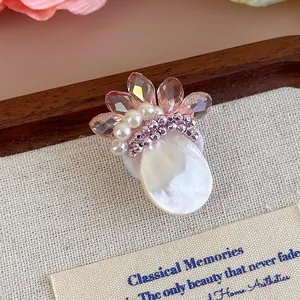 Elegante ciondolo per scarpe con cristalli rosa, perle e goccia in madreperla per zoccoli