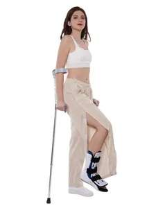 Pantalon de soin médical pour fractures avec ouvertures latérales pour un habillage facile