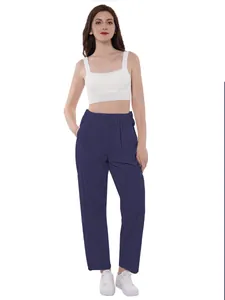 Pantalon de pyjama de soin bleu marine confortable pour la récupération après une chirurgie.