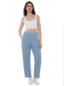 Pantalon de soins confortable à taille élastique bleu clair pour les soins aux patients