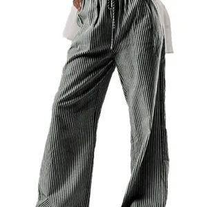 Pantaloni casual da donna a righe bianche e nere con coulisse in vita elasticizzata
