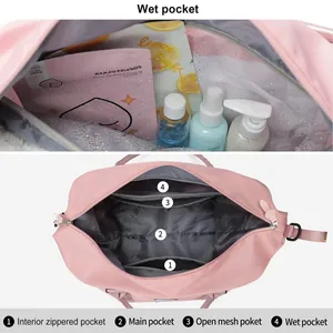 Grand sac de voyage rose avec poches intérieures et détail de poche humide étanche