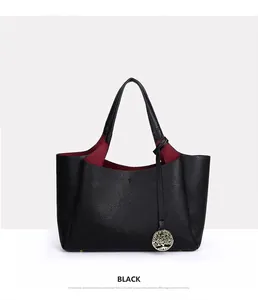 Grand sac fourre-tout noir en similicuir, intérieur rouge, breloque arbre de vie