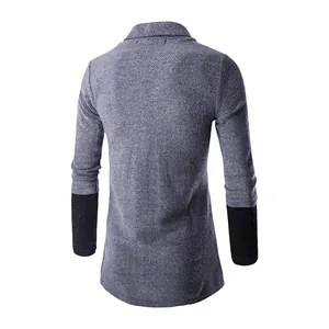 Eleganter grauer Strickcardigan für Herren mit schwarzen Patchwork-Ärmeln, Rückansicht.
