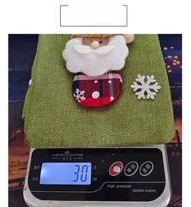 Ελαφρύ κάλυμμα μπουκαλιού κρασιού 30g από λινάτσα με τρισδιάστατη φιγούρα Άγιο Βασίλη