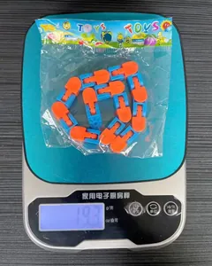 24-section blue and orange wacky track fidget toy chain on scale showing 19.3g weight