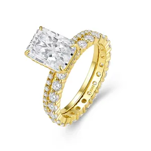 Elegant 925 sterling silver ring featuring a radiant cut zircon and pavé set stones