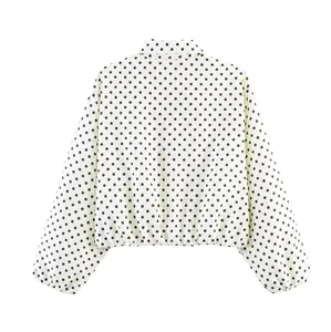 Vue arrière du blouson aviateur blanc à pois pour femmes