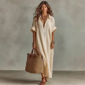 Eleganter lockerer beiger Leinen-Maxikleid im Boho-Stil mit V-Ausschnitt für Sommer