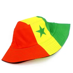 Chapeau bob réversible avec l'imprimé du drapeau national du Sénégal et étoile