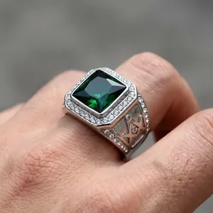 Vintage Freimaurer-Ring aus Edelstahl mit großem smaragdgrünem quadratischem Stein