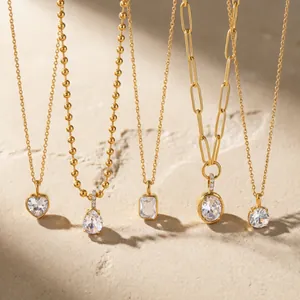 Collana con Pendente in Zirconia in Acciaio Inossidabile Placcato Oro 18K per Donna Choker Minimalista Geometrico a Cuore Tondo Quadrato Gioielli Regalo