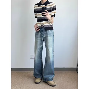 Vintage American style men's loose wide-leg blue denim jeans for casual spring wear