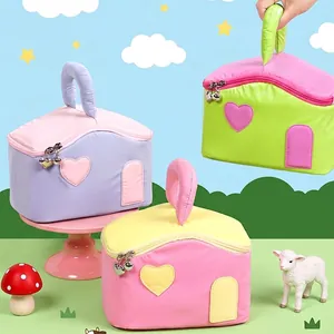 Trousse De Maquillage Créative En Forme De Maison En Polyester Matelassé Avec Décor De Cœur Poignée Portable Voyage