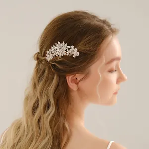 Vintage bridal rhinestone hair comb luxury wedding hair accessory shown on model