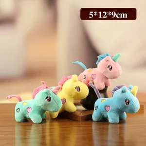 Quatre mini porte-clés licorne en peluche colorés avec broderie cœur pour sacs, 5x12x9cm