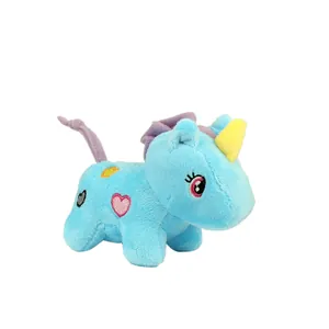 Pendentif licorne en peluche bleue avec broderie de cœur pour sacs et clés