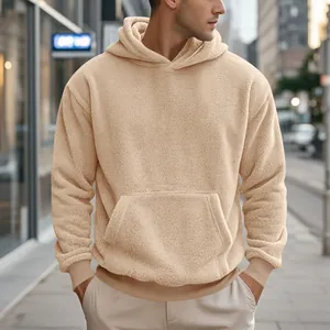 Sweat à capuche en sherpa beige pour homme avec poche kangourou et poignets côtelés