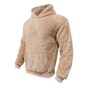 Vue détaillée d'un sweat à capuche en polaire double face pour homme de couleur beige