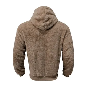 Vue arrière détaillée d'un sweat-shirt à capuche pour homme en polaire marron double face