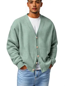 Cardigan pour homme en maille gaufrée vert sauge pour un look décontracté