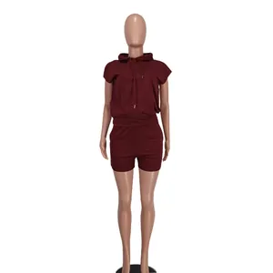 Burgundy women's sleeveless hooded casual two-piece shorts set on mannequin display
