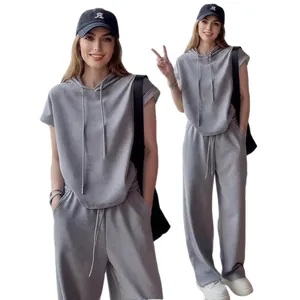 Set sportivo grigio da donna in 2 pezzi con felpa con cappuccio e pantaloni
