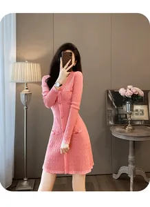 Robe en maille rose chic à col en V au style vintage français élégant pour femme