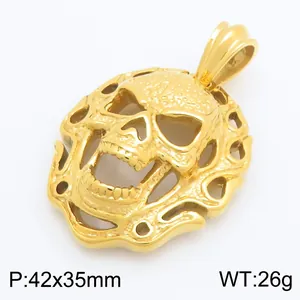 Vue détaillée d'un pendentif masque de crâne en acier inoxydable doré style punk
