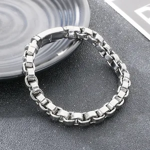 Bracelet pour homme en acier inoxydable argenté avec fermoir gravé 316L élégant.