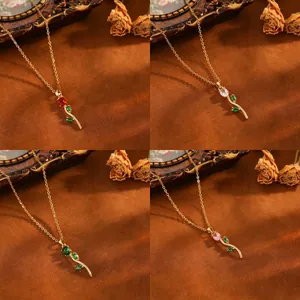 Collier et Boucles d'Oreilles Tulipe en Acier Titane Ensemble de Bijoux Chaîne en Acier Inoxydable Pendentif Strass Style Ins Vintage Français Bijoux Femme