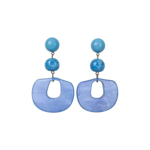 Retro-Ohrringe aus blauem Acetat mit geometrischem Anhänger und marmorierten Perlen