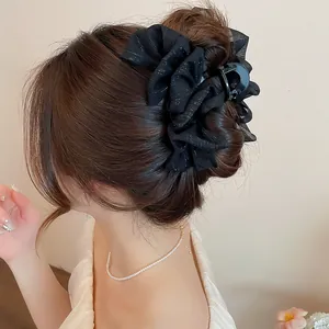 Elegante pinza para el cabello de nube negra plisada para peinados de moño con estilo