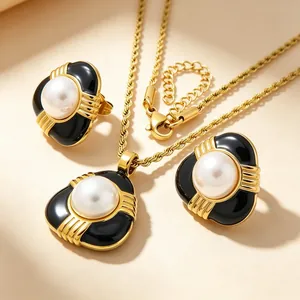 Parure de Bijoux en Acier Inoxydable avec Perle Artificielle pour Femme Collier Torsadé et Boucles d'Oreilles Émaillées Vintage